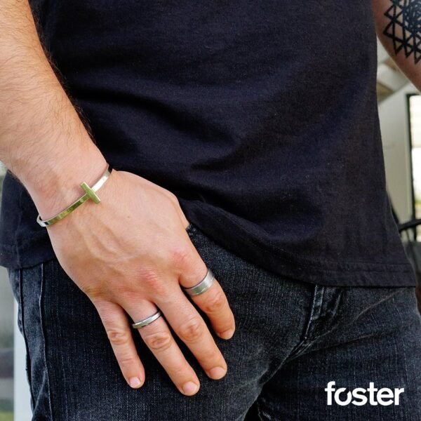 482059344_2999525013538994_1884096817015339074_n PULSERA DE ACERO PLATEADA CON CRUZ