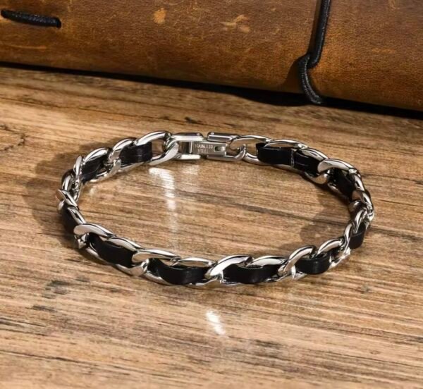 Screenshot ESCLAVA URBAN LINK - CUERO Y ACERO