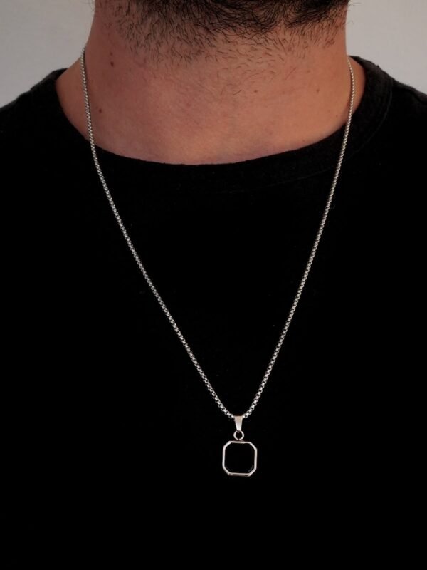 637716629_18562862377013003_3985860841498491535_n ONYX EDGE NECKLACE